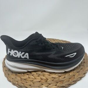 HOKA ONE Clifton 9 Running Shoes Black White Size 9.5 Women's